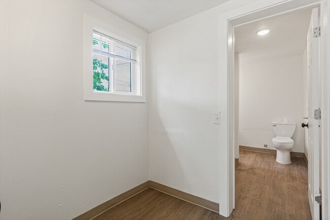 Building Photo - 2304 S Wilkeson St