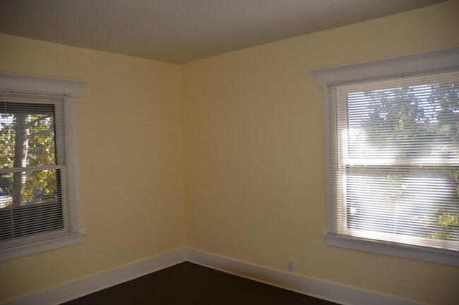 SE Bedroom - 47 N Allen Ave