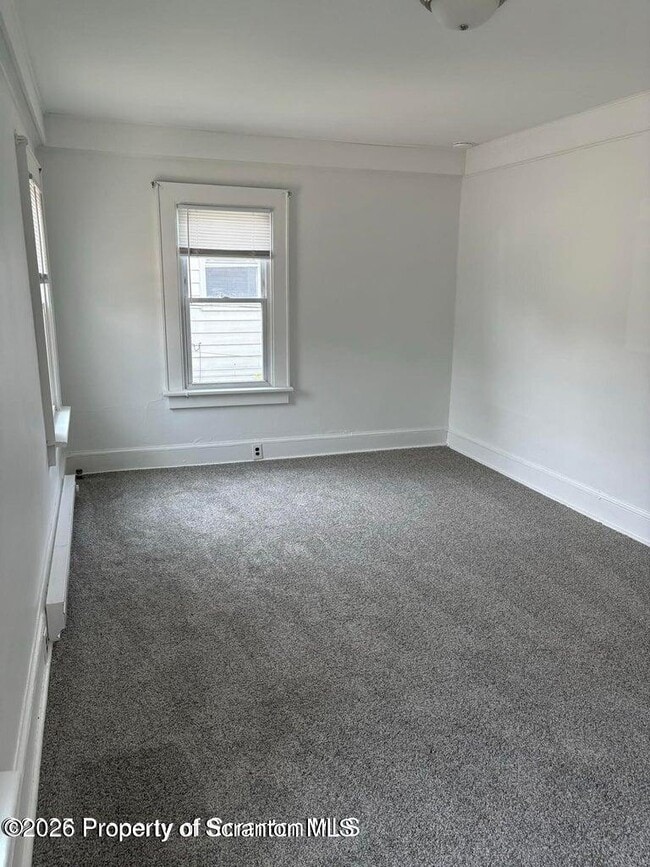 Building Photo - 1017 Main St