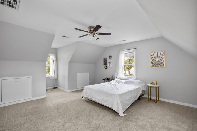 Building Photo - 2446 Gracie White Cir