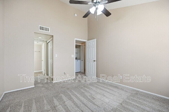 Building Photo - 1351 N Pleasant Dr