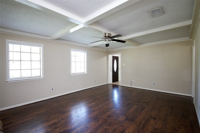 Building Photo - 2109 Riverside Dr