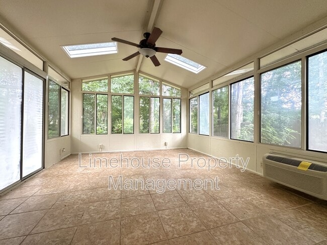 Building Photo - 2849 Crossings Dr