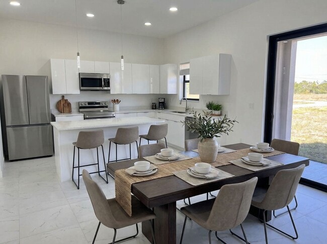 Building Photo - 1027 Kismet Pkwy