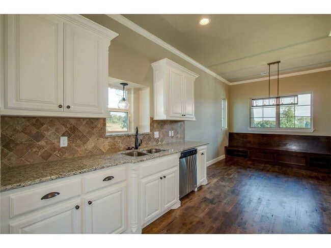 Building Photo - NEWER HOME  FOR LEASE IN EDMOND