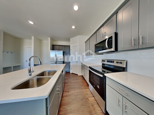 Building Photo - 3921 Wyedale Wy