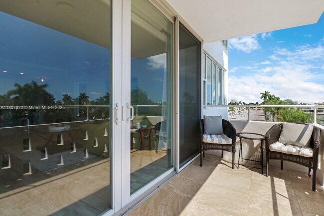 Building Photo - 180 Isle of Venice Dr