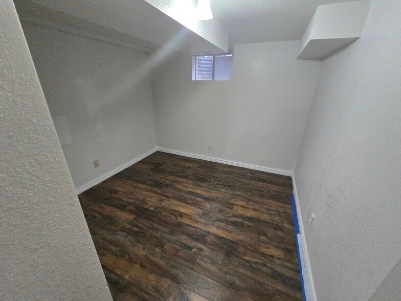 Building Photo - 1949 S Mobile St