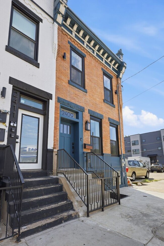 Building Photo - 2409 N 33rd St