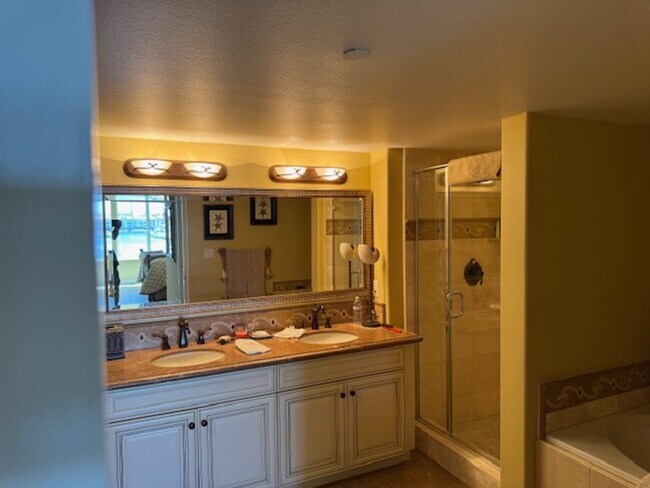 Building Photo - 4324 Tradewinds Dr
