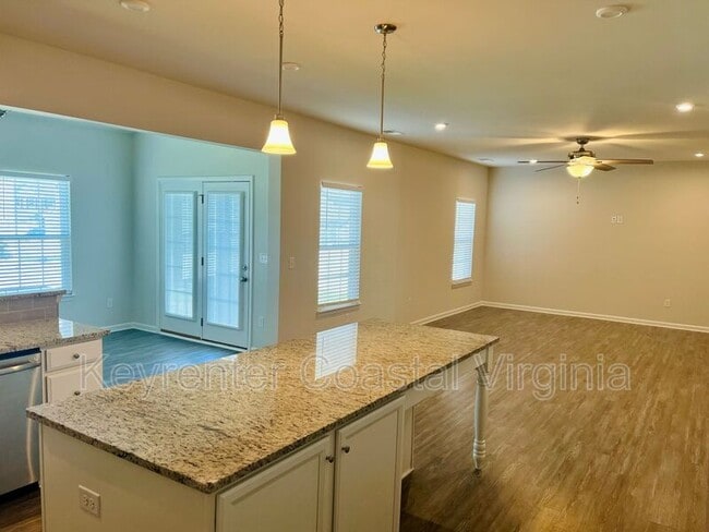 Building Photo - 176 Boxwood Ln