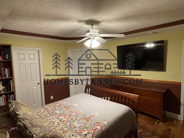 Bedroom 3 - Master (Upstairs, unfurnished) - 481 Yenowine Ln