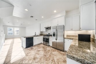 Building Photo - 814 Silk Tree