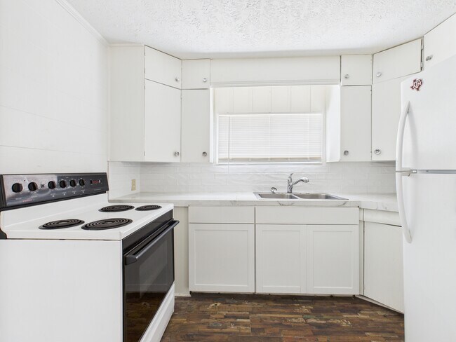 Building Photo - 138 Watson St