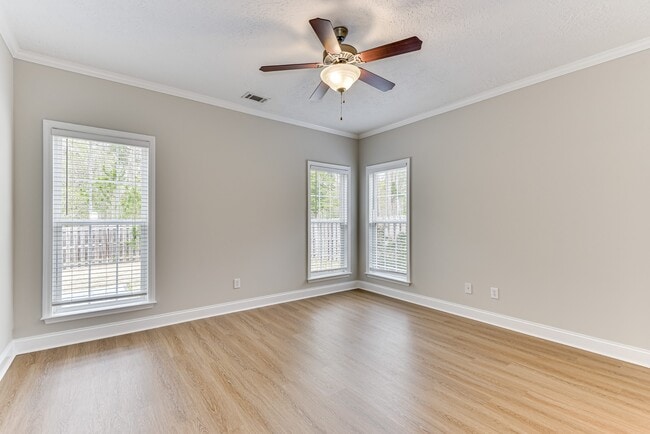 Building Photo - 4116 Chastain Dr