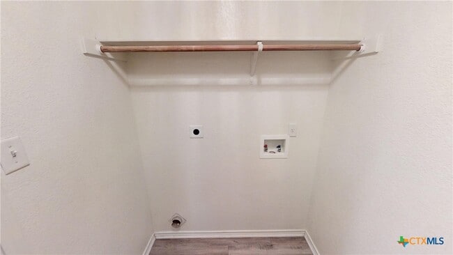 Building Photo - 212 Sims Ridge Dr