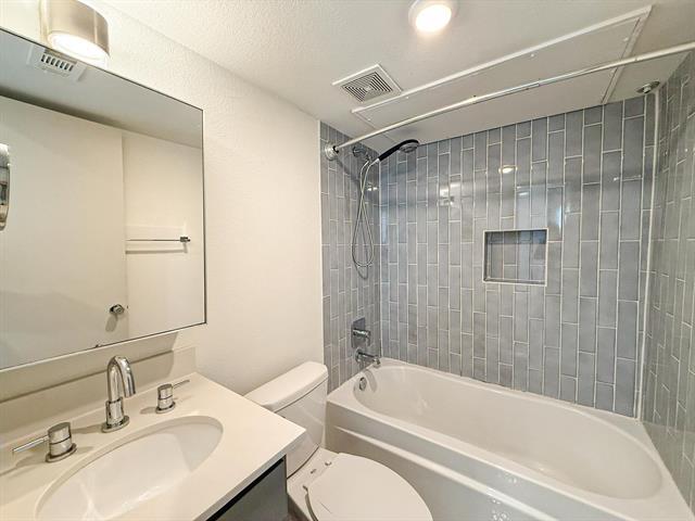 Building Photo - 4526 Munger Ave