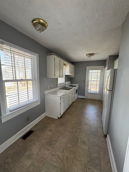 Building Photo - 17 Druid St