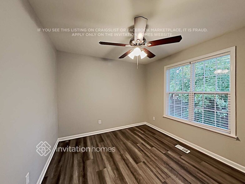 Building Photo - 204 Zircon Ln