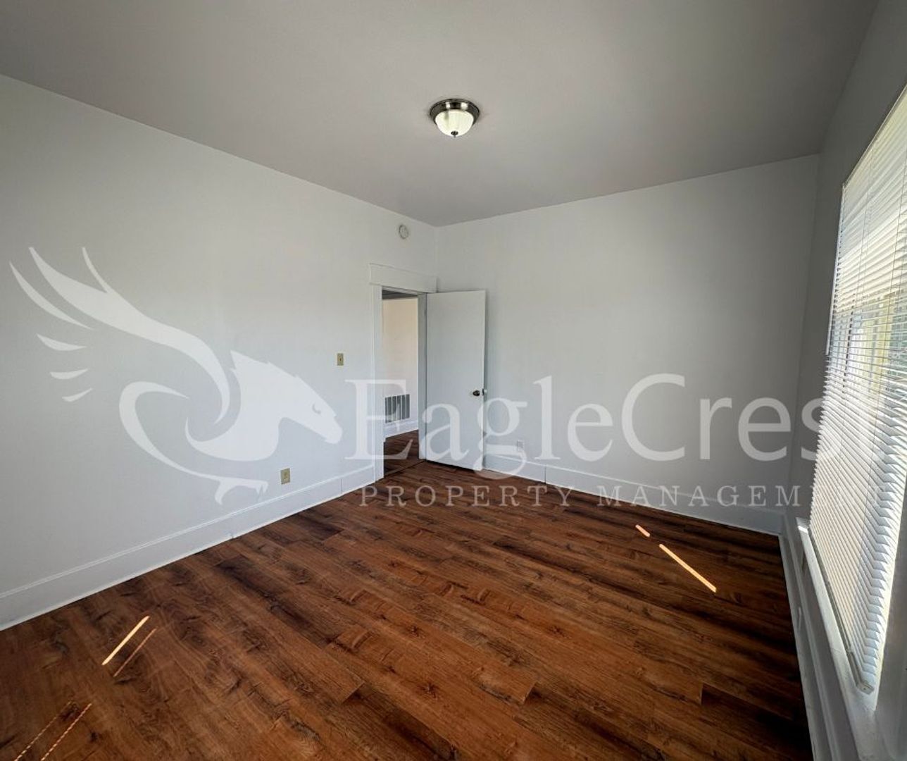 Building Photo - 706/708SCollege