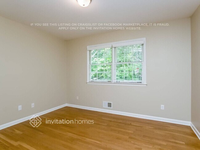 Building Photo - 680 Foxcroft Cir SE