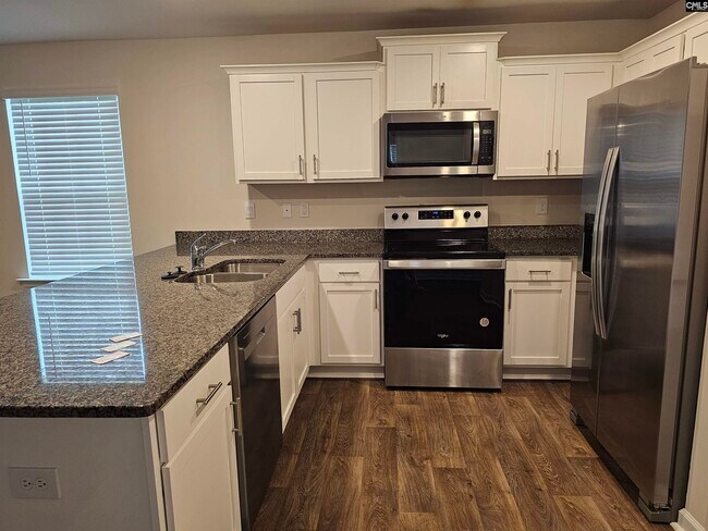 Building Photo - 3705 Stallion Dr