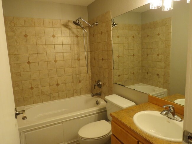 Building Photo - Juanita Townhome in Westwood Village ** 2bed/1.5 bath corner unit with Nice Private Backyard  $21...