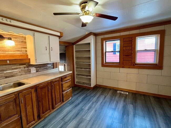 Building Photo - 2 Bed 1 Bath Single Family Home in Rhinelander