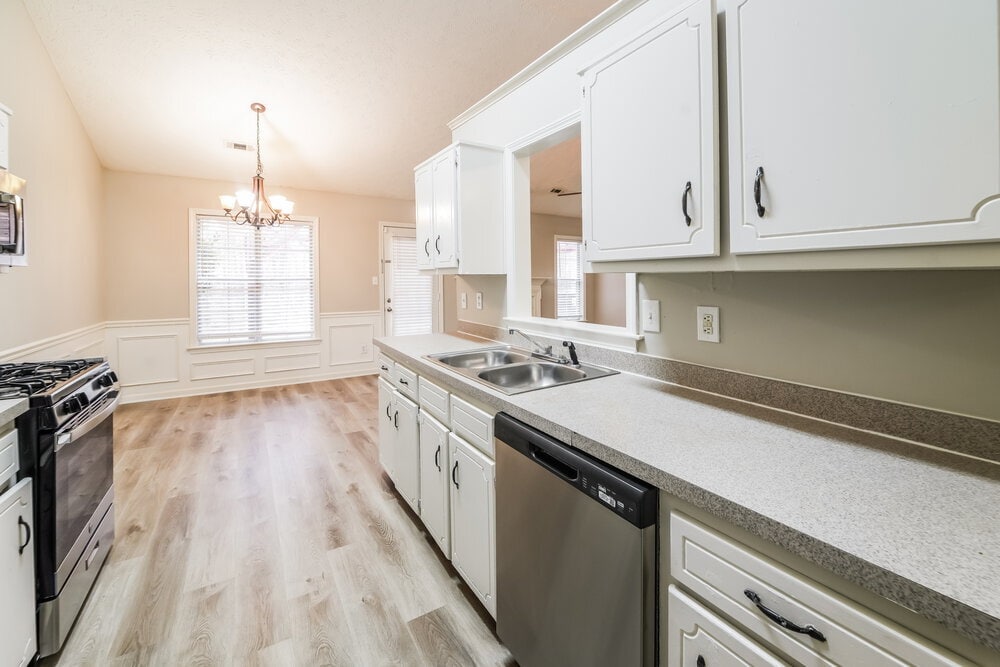 Building Photo - 47 Noah Dr