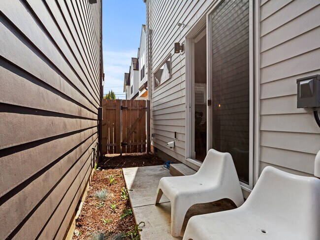 Building Photo - 5271 N Oberlin St