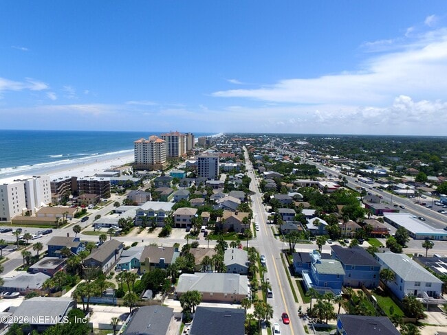 Building Photo - 630 2nd St S