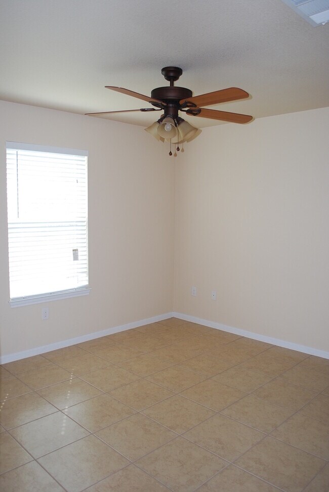 Building Photo - 1700Tru