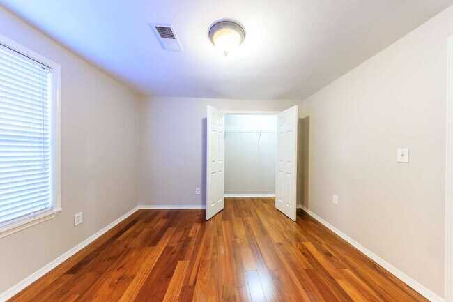 Building Photo - Quaint East Nashville Home for Lease w/ Month-to-Month Lease Options!