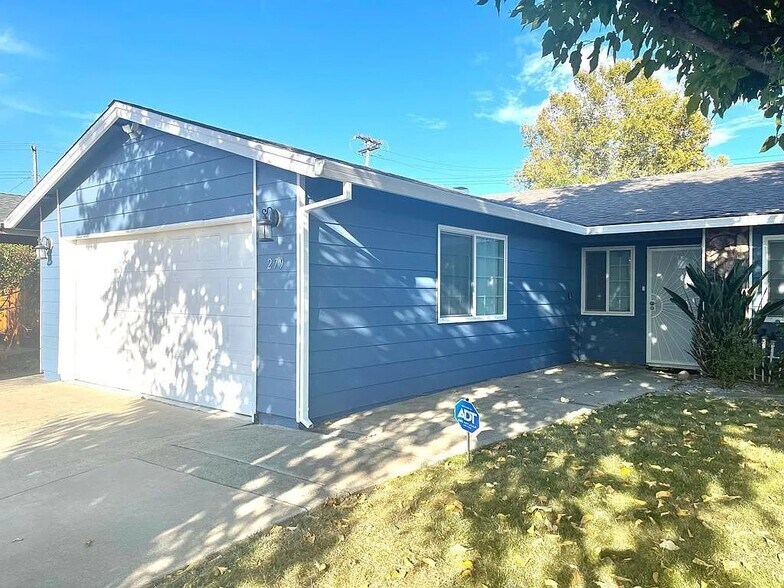 Building Photo - 279 Lisawood Dr