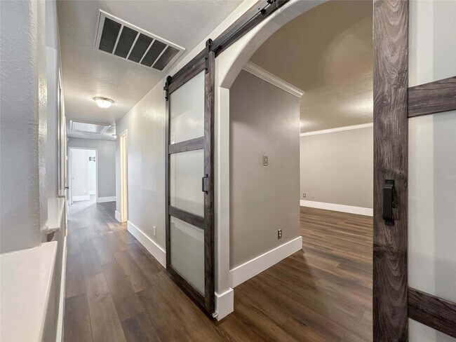 Building Photo - 12805 Flat Creek Dr