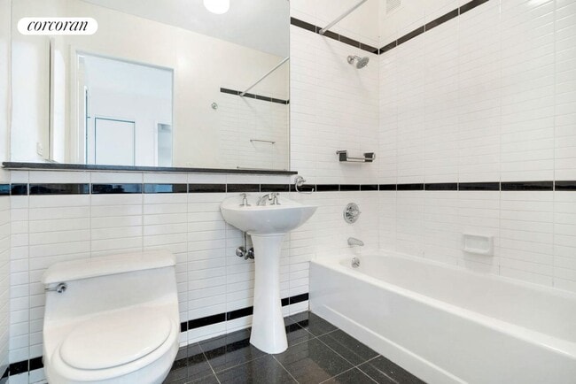 Building Photo - 356 E 88th St