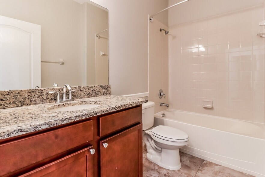 Building Photo - 11622 Lake Blvd