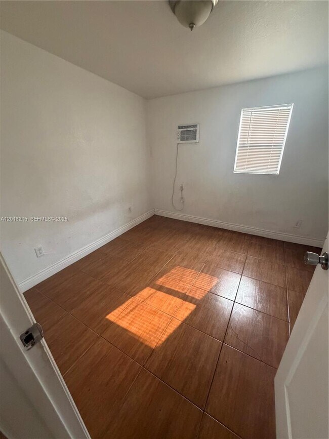 Building Photo - 410 N 58th Ave