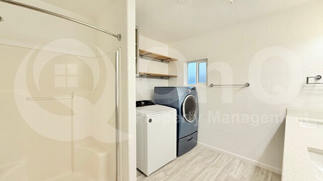 Building Photo - 4518 W Crivello Ave
