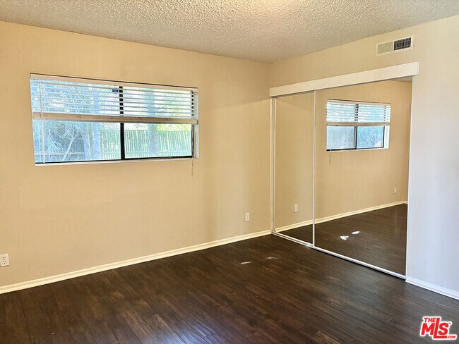 Building Photo - 16312 Itasca St