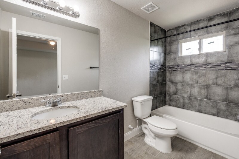 Building Photo - 7813 Savannah Brooks