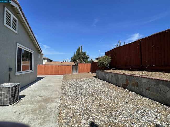 Building Photo - 1214 San Benito Dr