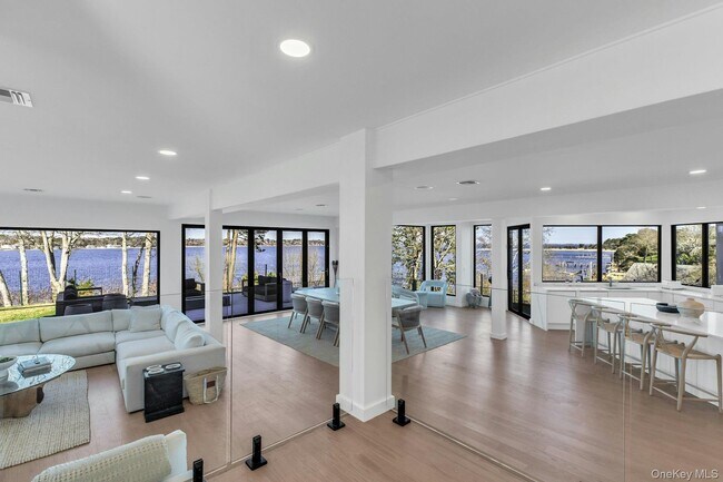 Building Photo - 10 Bay View Dr