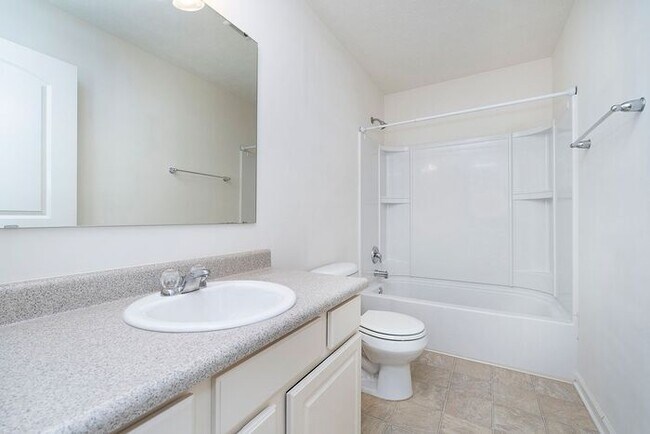 Building Photo - Spacious 3 Bed 2.5 Bath Home in Parks at W...