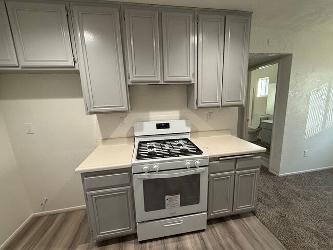 Building Photo - Victorville-3 Bedroom2 Bathrooms,2 Story Home, New Paint, New Carpet,