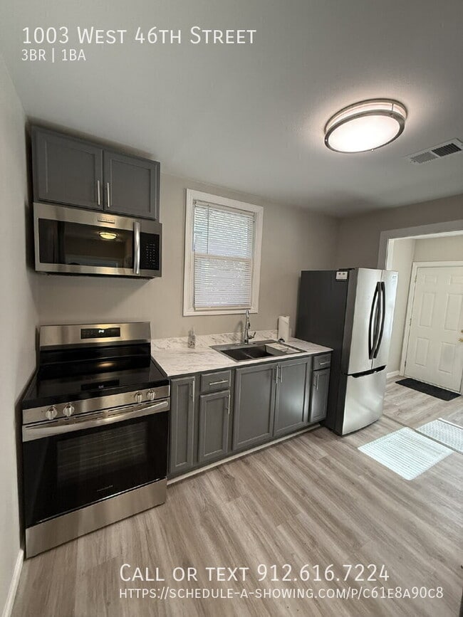 Building Photo - 1003 W 46th St