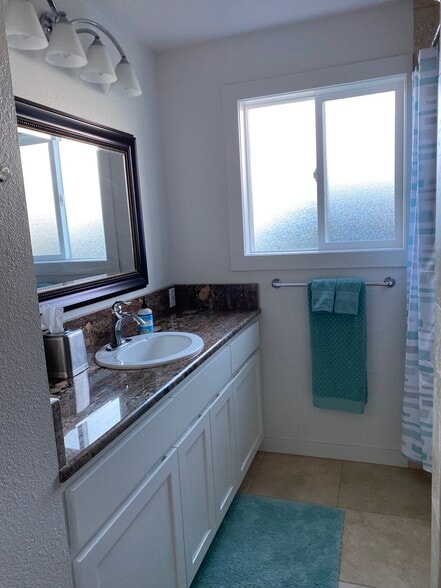 Building Photo - 1140 NW 12th St