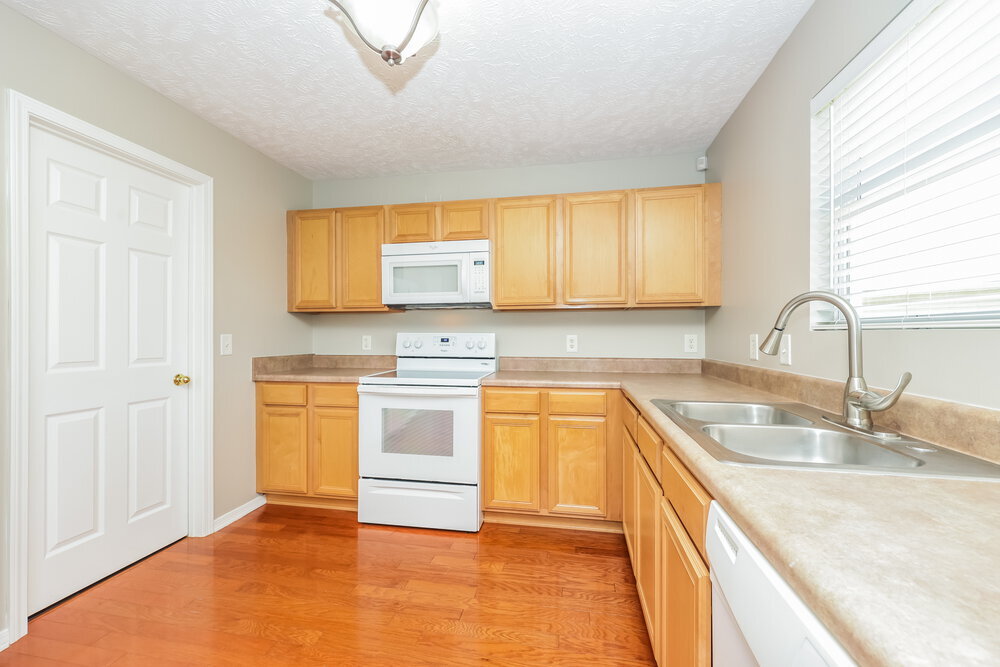 Building Photo - 2694 Sutherland Dr