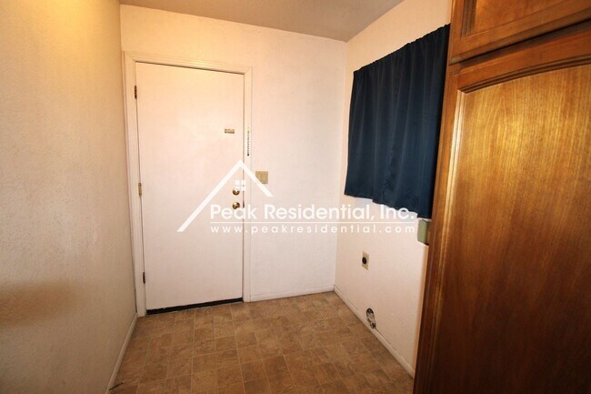 Building Photo - 3 br, 2.5 bath House - 7669 Windbridge Drive