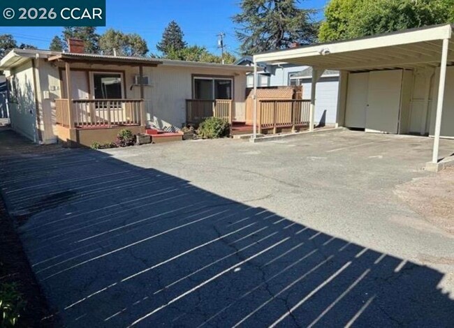 Building Photo - 1924 Almond Ave